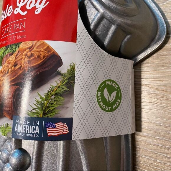 Nordic Ware Buche De Noel Yule Log Christmas baking Pan bakeware 9 cups NEW - Picture 4 of 10